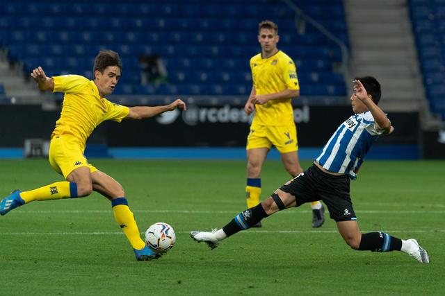 马尚30分亚当斯50+11+6 广东9连胜送福建6连败